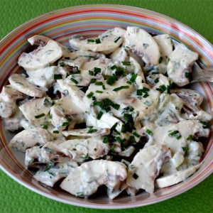 Salade de champignons sauce aux herbes