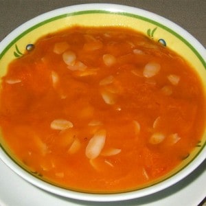 Compote d'abricots aux amandes