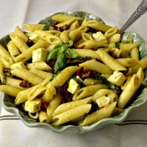 Penne aux tomates séchées et à la feta