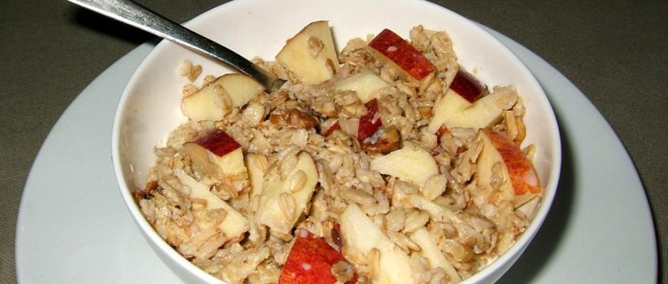 Porridge ou gruau exprès pomme-noix