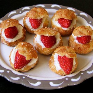 Petits choux surprise aux fraises