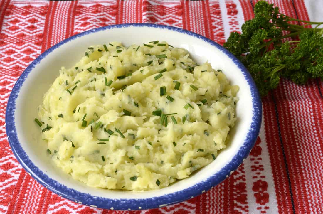 Ecrasée De Pommes De Terre Aux Herbes