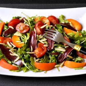 Salade au canard fumé et aux abricots