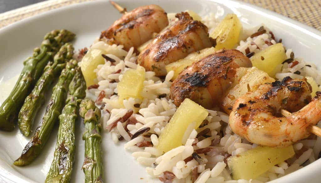 Brochettes de gambas cajun et ananas à la plancha ou autre