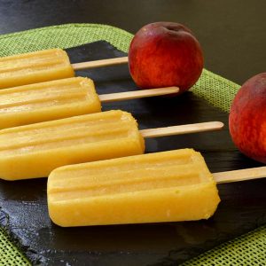 Esquimaux ou popsicles pêche et ananas