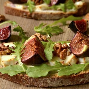 Tartines au fromage de chèvre et aux figues