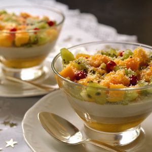 Panna cota noix de coco et fruits exotiques.