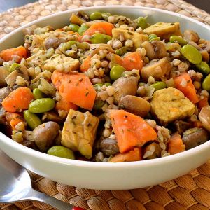 Poêlée de légumes au sarrasin et au tempeh