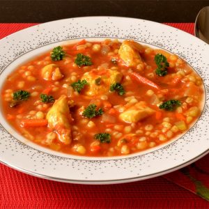 Soupe de légumes et d'orge mondé au poulet