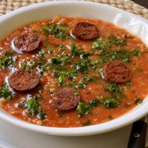 Soupe à la tomate et kasha au chorizo