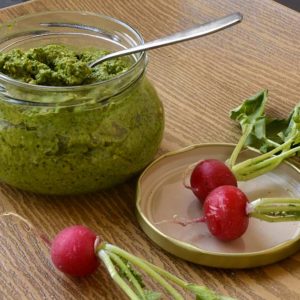 Pesto de fanes de radis sans produit laitier