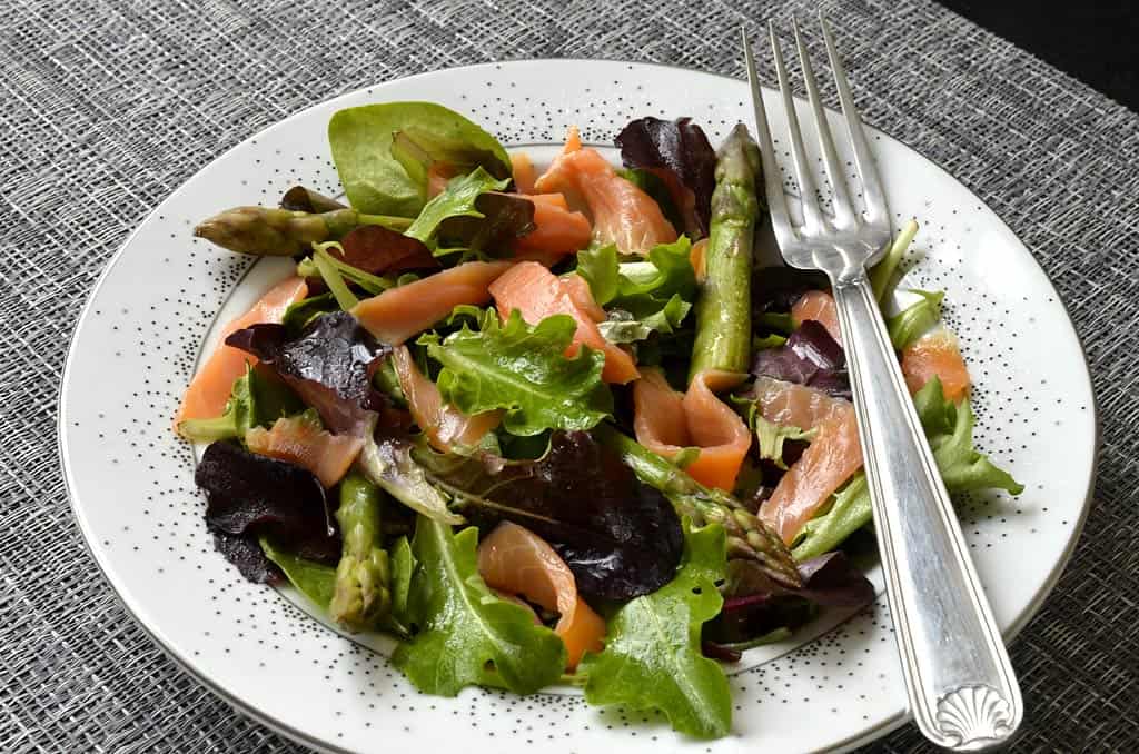 Salade Melangees Aux Asperges Vertes Et Truite Fumee Ma Cuisine