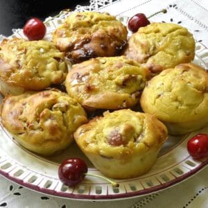 Muffins aux cerises et chocolat blanc