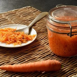 Carottes lacto fermentées à l'orange