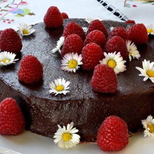 Gâteau au chocolat et framboises