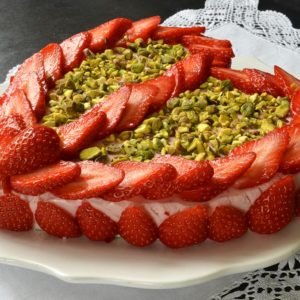 Cœur bavarois aux fraises et pistaches