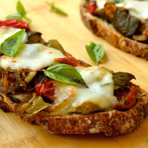 Tartine à la ratatouille et mozarella