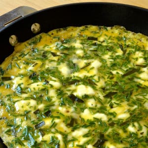 Omelette au fromage de chèvre frais et aux herbes