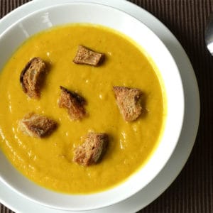 Velouté de carottes, butternut et pomme au curry et lait de coco